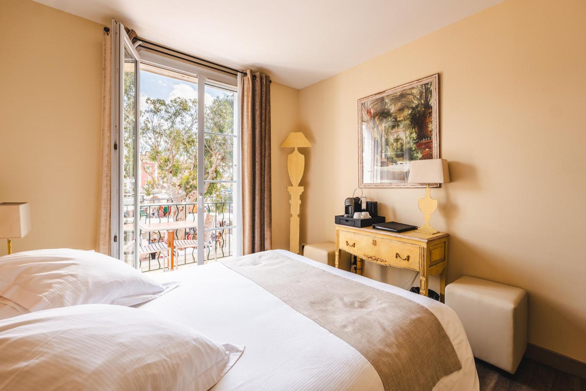 Le Suffren Hotel Grimaud Exteriér fotografie