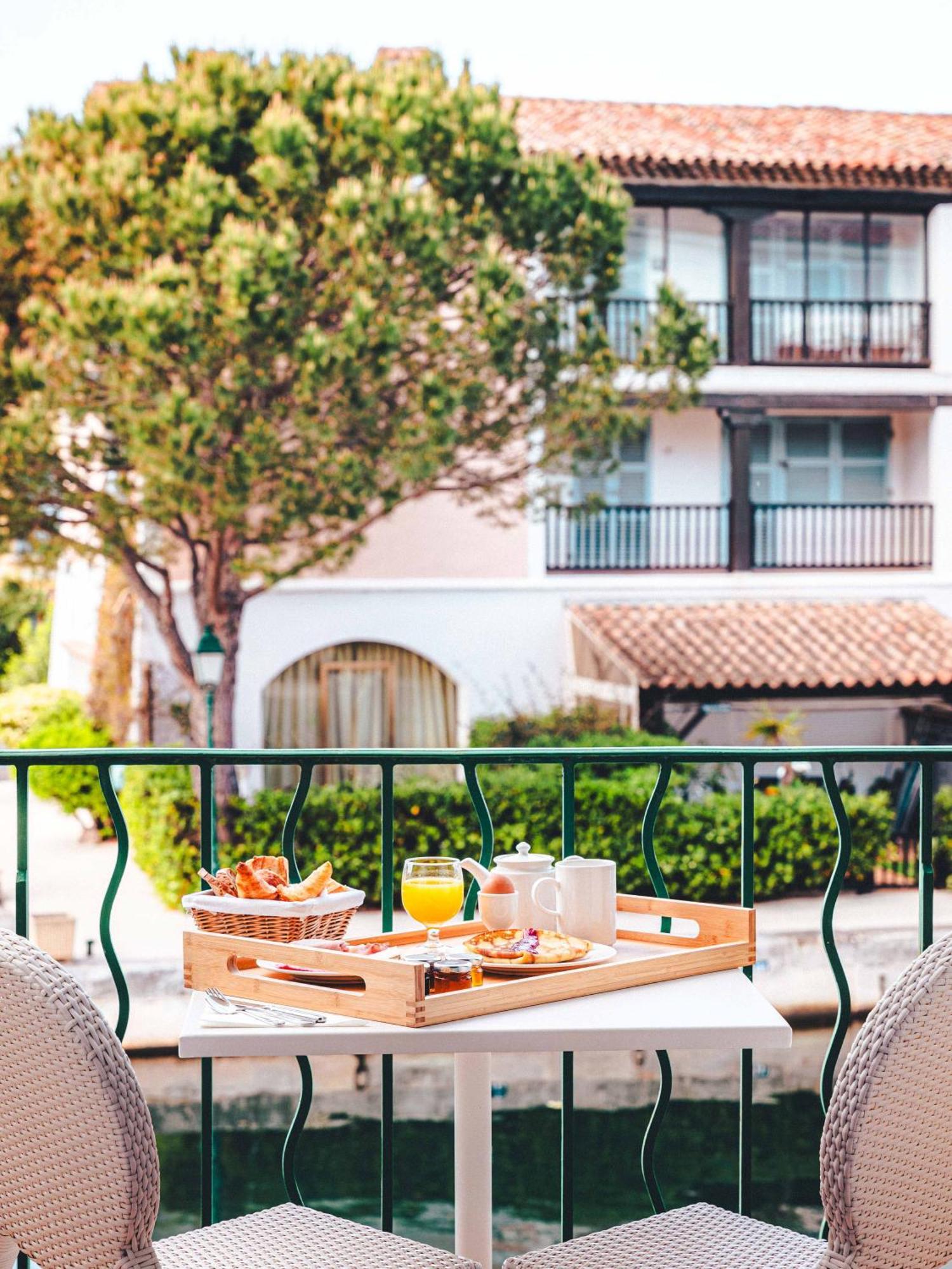 Le Suffren Hotel Grimaud Exteriér fotografie